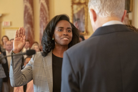 Phản đối ông Trump, Trợ lý Ngoại trưởng Mỹ từ chức