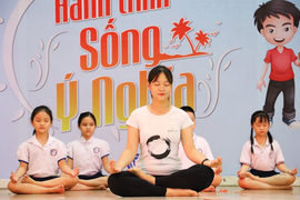 Hàng nghìn học sinh Thủ đô đồng diễn hưởng ứng ngày Quốc tế Yoga