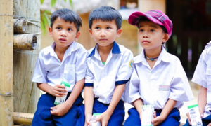33.000 trẻ em miền núi Quảng Nam uống sữa miễn phí nhờ Sữa học đường