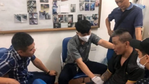 Bản tin 21/6: Bị cáo trốn khỏi tòa cầm tuýp sắt vót nhọn chống trả khi bị bắt