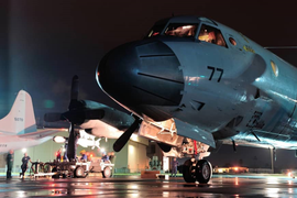 Tàu ngầm lạ xâm nhập, Nhật điều máy bay trinh sát truy tìm 