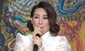 Phi Nhung rơi nước mắt kể cuộc sống mồ côi, không biết cha còn hay đã mất