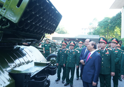 Ảnh: Thủ tướng dự Đại hội Thi đua Quyết thắng toàn quân