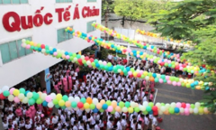 Giáo viên Trường Quốc tế Á Châu đánh học sinh bầm tím