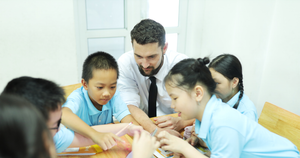 Trường thực nghiệm tăng gấp đôi số tiết tiếng Anh cho tất cả các cấp học