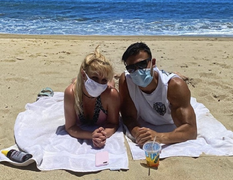 Britney Spears xuất hiện cùng tình trẻ sau dịch COVID-19