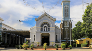 Nhà thờ gần 100 năm do gia đình Nam Phương hoàng hậu góp tiền xây dựng