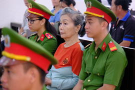 Ảnh: Các bị cáo tại phiên toà 2 thi thể bị đổ bê tông ở Bình Dương