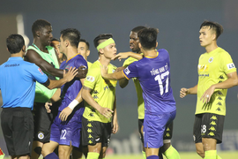 Những vết gợn trên đường đua vô địch của Hà Nội FC