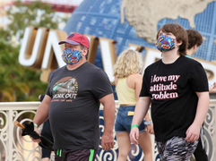 Kỷ lục gần 10.000 người mắc COVID-19/ngày ở bang của Mỹ