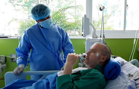 Phi công người Anh đang phục hồi chức năng toàn diện trước khi xuất viện