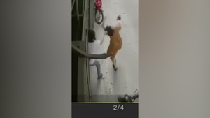 Chồng vũ phu túm tóc vợ giật ngã ngửa vì tranh bế con nhỏ 5 tháng tuổi