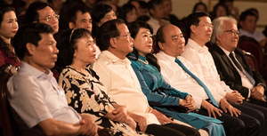 Thủ tướng Nguyễn Xuân Phúc tới xem đêm nhạc tưởng nhớ nhạc sĩ Trịnh Công Sơn