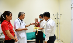'Trái tim cho em' khám sàng lọc miễn phí cho gần 1.500 em nhỏ tại Hà Giang