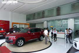 Phí trước bạ giảm 50%: Xe ngoại khuyến mãi chưa từng có, quyết đấu với xe nội