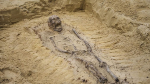 Phát hiện loạt hài cốt trẻ em ngậm đồng xu ở Ba Lan