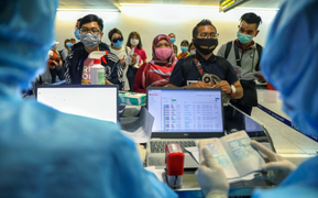 3.000 người nước ngoài được cấp phép vào TP.HCM