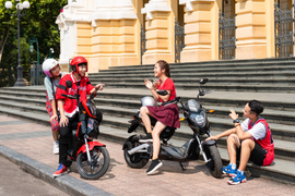 VinFast bỏ 'tiền túi' để mua pin tặng học sinh