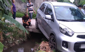 Khi tài xế ô tô 'tiến thoái lưỡng nan'