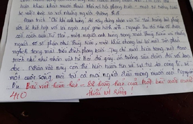 Chép bài từ văn mẫu, học trò nhận lời phê cực 'gắt' từ giáo viên