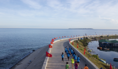Đường chạy marathon tuyệt đẹp giữa đại dương