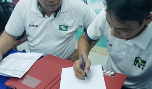 Video: Bất mãn với trọng tài, SLNA viết đơn kiến nghị sau trận thua Quảng Nam