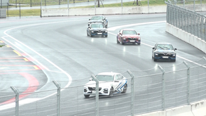 Video: Các tay đua Việt Nam lần đầu trải nghiệm đường đua F1 Hà Nội
