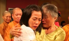 Dừng 'Như chưa hề có cuộc chia ly': Không lẽ chẳng còn gì quan trọng hơn tiền?