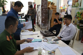 Khởi tố cán bộ Chi cục Thuế ở Đắk Nông nhận tiền 'lót tay' của doanh nghiệp