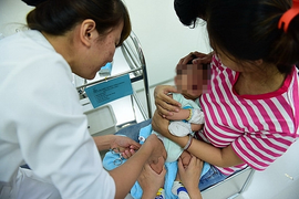 Dịch bạch hầu lan rộng: Tiêm vaccine có phải biện pháp duy nhất phòng ngừa bệnh?