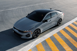 Kia K5 2021 đẹp mắt, giá khởi điểm từ 24.455 USD