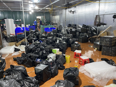 Kho hàng lậu doanh thu hơn 10 tỷ đồng/tháng qua mặt cơ quan chức năng thế nào?