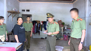 Khởi tố người phụ nữ đưa người lao động vượt biên sang Trung Quốc