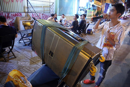 Bị loa kẹo kéo 'tra tấn', tôi nhiều lúc muốn phát điên