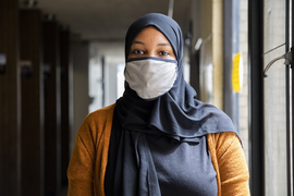 Thiếu nữ Hồi giáo khiếu nại Starbucks khi bị gọi là khủng bố IS