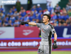 HLV Hàn Quốc khen thủ môn Bùi Tiến Dũng tuyệt vời!