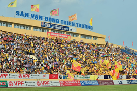 Vòng 9 V-League thiết lập kỷ lục mới, sân Thiên Trường là số 1