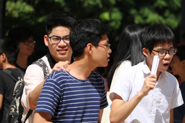 Thi Toán trường THPT chuyên Sư phạm: Thí sinh phấn khởi khi đề 'dễ ăn điểm cao'