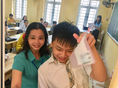 Làm thủ tục thi vào lớp 10 ở Hà Nội, nhiều thí sinh phát hiện đến nhầm điểm thi