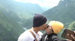 Đôi vợ chồng mới cưới vượt 2.000 km đến Hà Giang tận hưởng kỳ trăng mật