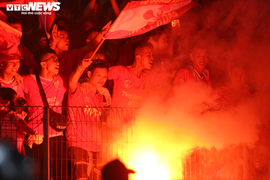 An ninh 2 lớp vẫn lọt pháo sáng: Còn để lũ phá hoại xem thường đến bao giờ?