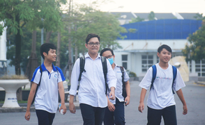 Video: Thí sinh Hà Nội thi vào lớp 10 chuyên với tâm lý thoải mái, nhẹ nhàng