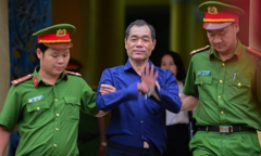 Ông Trầm Bê chuẩn bị hầu tòa 