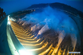 Lũ mới tràn về, đập Tam Hiệp mở 7 cửa xả nước suốt ngày đêm