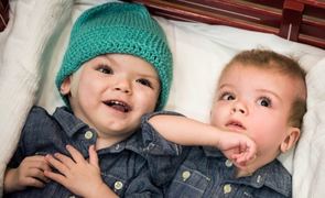 Sau phẫu thuật tách rời, cặp song sinh liền đầu ở Mỹ giờ ra sao?