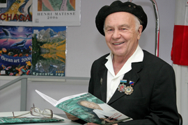 Tác giả bài hát ‘Cây thuỳ dương’ qua đời