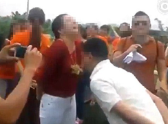 Bạn đang tiếp tay cho các trò chơi tập thể tục tĩu nếu không dám từ chối