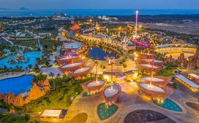 Khám phá 'Hội An thu nhỏ' ngập tràn trải nghiệm tại VinWonders