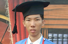 Dành cả thanh xuân để học, người đàn ông có ba bằng thạc sĩ, 11 bằng cử nhân