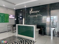 Nữ nhân viên bể bơi bị khách chửi bới, hành hung tại nơi làm việc